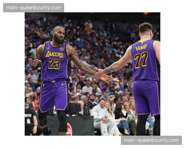 湖人詹姆斯让权战术成效显著，东契奇主导进攻体系场均助攻创新高